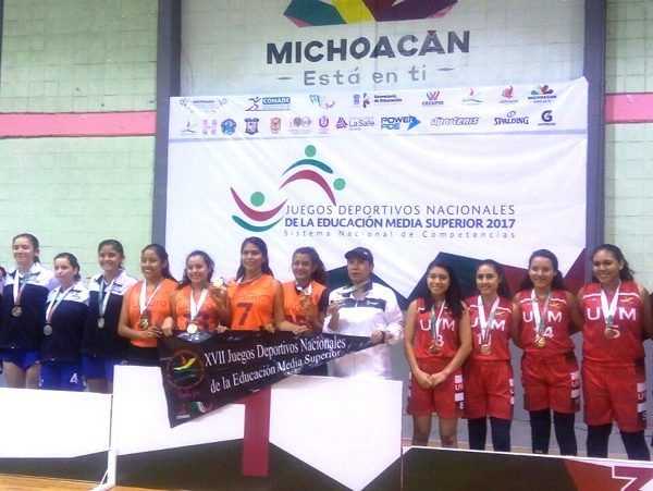 Cesia Sunen y Hefziba Asenath Barrera Bahena, Nely Karime Flores Lugo y Regina Guadalupe Rojas Beltrán