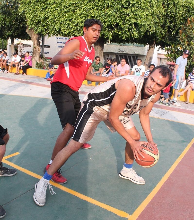 que dirige las riendas Rodrigo y Antonio Martínez Osorio que retoman a las hostilidades.