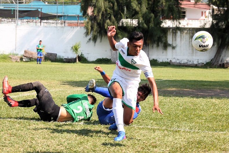 guerra muy cerrada en el terreno de juego