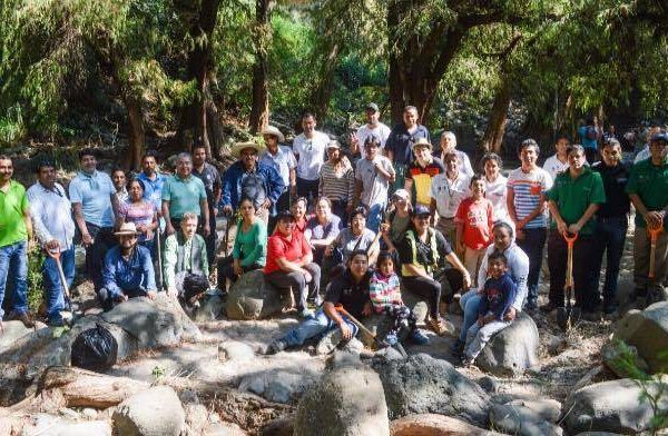 El secretario Municipal, Carlos Caltenco, encabezó los trabajos y ahí mismo reconoció los esfuerzos de la ex alcaldesa Gisela Mota Ocampo