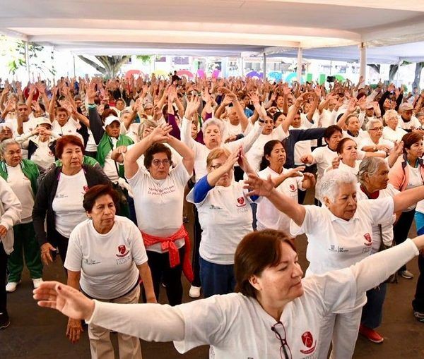Don Raymundo tiene 71 años y fue uno de los más de 800 adultos mayores que