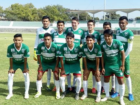 tres tiempos de treinta minutos cada uno en la que los cañeros ingresaron a la cancha con suplentes