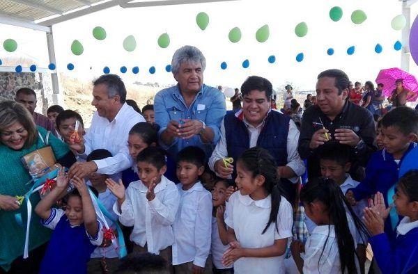 las escuelas “Narciso Mendoza” y “Bicentenario Miguel Hidalgo”, de Amatlipac y El Golán, en Tlayacapan