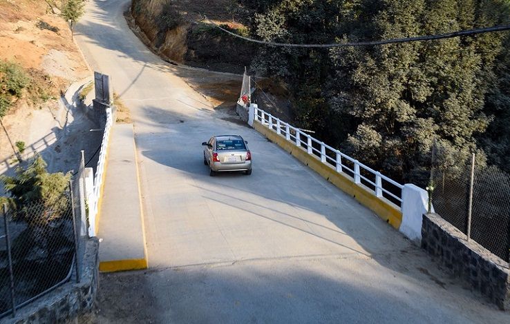 la alcaldesa Antes Bertha Haro, la presidenta del Sistema DIF Morelos, Elena Cepeda, y el diputado Javier Montes Rosales