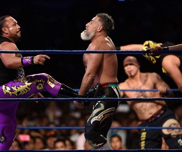 la tripleta técnica la completaron Vampiro Canadiense y Rey Escorpión, por los rudos se encontraba el “totalmente payaso” Psycho Clown y Hernández