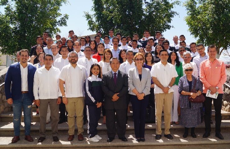 Óscar Domínguez Pérez, rector de esta Universidad, dio a conocer que en 2017 la UTSEM tuvo cerca de mil estudiantes, lo que equivale a 200 por ciento más en comparación con el año 2016