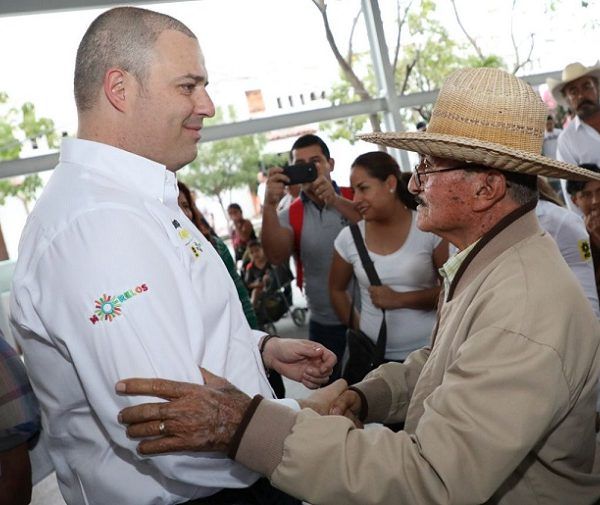 En el Partido de la Revolución Democrática no nos gusta sólo el discurso, sino pasar de las palabras a los hechos y en los últimos años lo hemos logrado con los apoyos a sectores