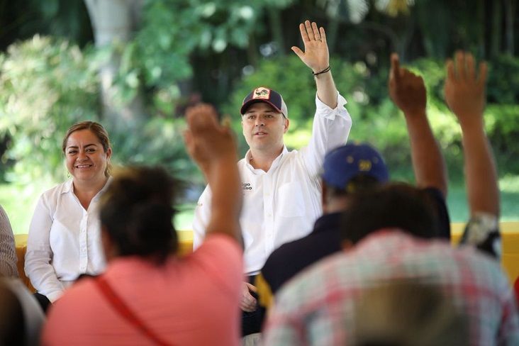 Previo a ello, en cumplimiento a sentencia del Tribunal Electoral del Poder Judicial Federal aprobó el nuevo convenio de candidatura común para postular aspirantes a gobernador, diputados locales y alcaldes por el PRD-PVEM-PSD, de conformidad con el expediente SUP-JRC-24/2018