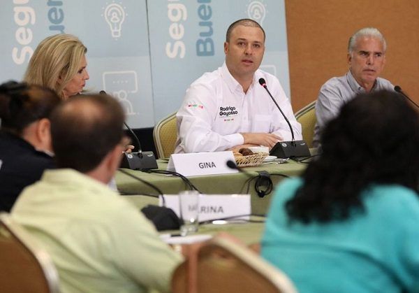 Los asistentes coincidieron en que es necesaria la aplicación de herramientas tecnológicas para combatir a la delincuencia, capacitar a los elementos policíacos, mejorar la vigilancia con cámaras y el análisis de estadísticas para la prevención