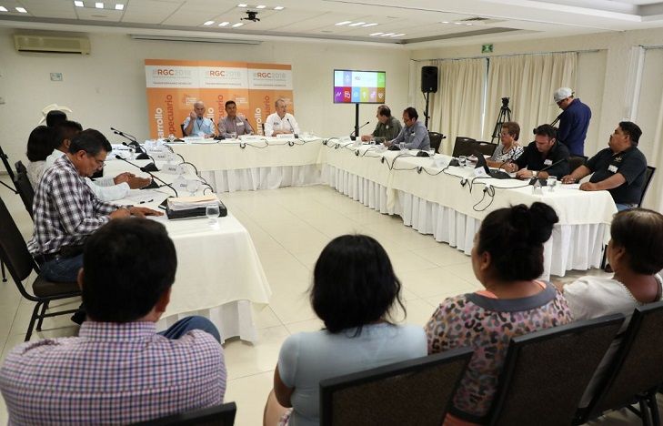 David Montes, de Mexican TA Montes; Alejandra Díaz, gerente de la Exportadora Catania; Martín Rubio, presidente de Hortalizas Truequio; Carlos Dávila, representante del Comité Estatal de Sanidad Vegetal; y Mariano Alejandro Oropeza, representante no gubernamental del Sistema Producto Ornamentales