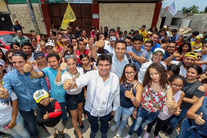 En dicha reunión líderes juveniles, de clubes deportivos, universitarios, skates, entre otros, tomaron la palabra para expresarle sus dudas, inquietudes y propuestas al candidato, quien las recibió y fue resolviendo