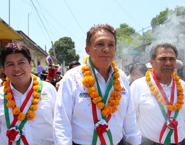“Coatetelco es la magia de su lago, es el talento de su gente. Como nuevo municipio vamos a impulsar proyectos productivos que permitan que la gente esté mejor. Daremos pie al proceso de municipalización para echar a andar los servicios municipales”, destacó el abanderado priista