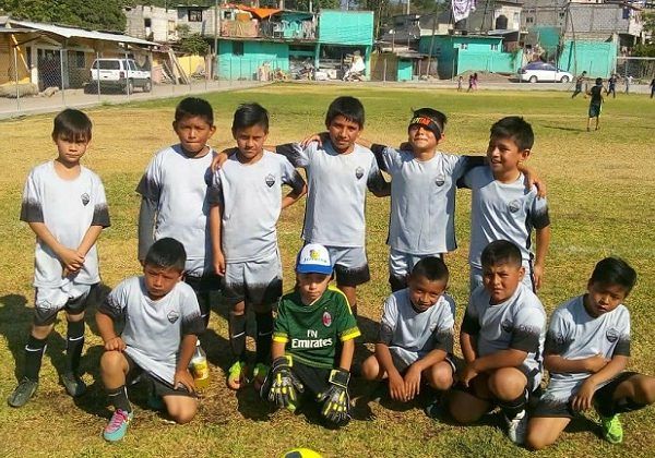 que llega su etapa final de la liguilla en la que se definieron el pasado fin de semana a los finalistas de cada categoría y hoy decidir quién será el Campeón en esta edición; para ello desde muy temprano se han preparado los escenarios para la lucha del primer lugar en la cancha de la Colonia Satélite, y en la pelea por el tercer lugar el Campo Olímpico de la Colonia Plan de Ayala