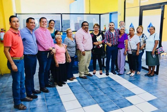 Bajo la premisa de que el diálogo es la herramienta fundamental para la solución de conflictos, las autoridades encabezadas por el subsecretario de Gobierno, Carlos Benítez Urióstegui y los coordinadores técnico y operativo del órgano Unidos por Morelos, Sergio Beltrán Toto y Alexis Ayala Gutiérrez, respectivamente, acordaron con el Comité de Vecinos de la Unidad Habitacional Infonavit Tetelcingo, los siguientes compromisos