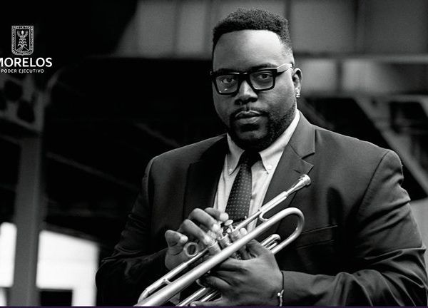 Mientras que el viernes 24, en la Sala Manuel M. Ponce del Centro Cultural Jardín Borda, se presentará “1968 Visto 50 años después a través de 15 libros”, una colección de Cascarón Editorial en relación a los hechos históricos del movimiento estudiantil universitario desarrollado en México a finales de la década de los años sesentas