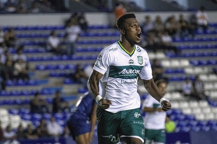 Los Cañeros del Club Atlético Zacatepec, tras la igualada ante el conjunto de Celaya en los minutos finales en el "Miguel Alemán Valdez”, iniciaron entrenamientos de cara a su próximo rival, que es el conjunto de los Alebrijes Oaxaca; los morelenses piensan en sumar de tres para estar dentro de los equipos contendientes por el título del Torneo de Apertura del Ascenso MX