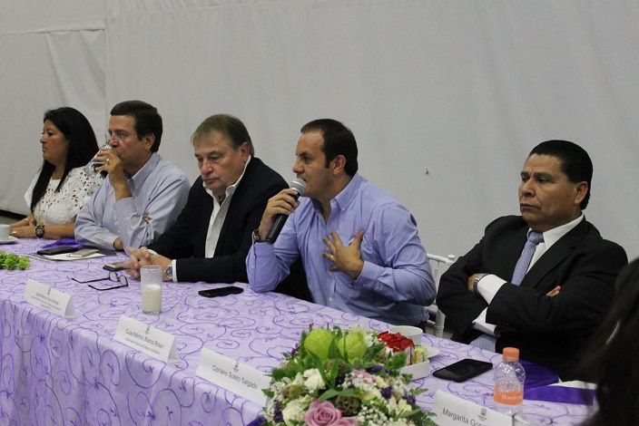 En reunión privada y de cara a la renovación de los poderes Ejecutivo y Legislativo, Cuauhtémoc Blanco Bravo y diputados locales electos abordaron tema de la gobernabilidad durante la transición