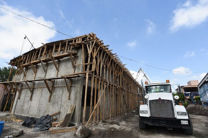 Asimismo, los trabajos de reconstrucción de la Escuela Preparatoria Número 4 de Jojutla, perteneciente a la Universidad Autónoma del Estado de Morelos (UAEM), en donde el avance general es del 60 por ciento
