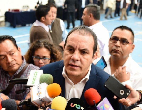 Reiteró que su único compromiso es cumplir y no fallarle a Morelos, sobre todo a los sectores más desprotegidos que son los más afectados por la corrupción del gobierno anterior, que tanto lastimó a la entidad dejándola hundida en la inseguridad y la pobreza