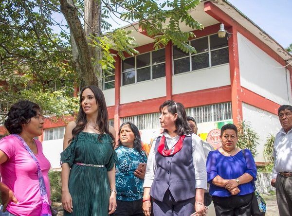 Acompañada de 270 alumnas, que cursan su educación secundaria en esta histórica institución, Natalia Rezende aseguró que este apoyo mejorará sus condiciones de estudio y calidad de vida