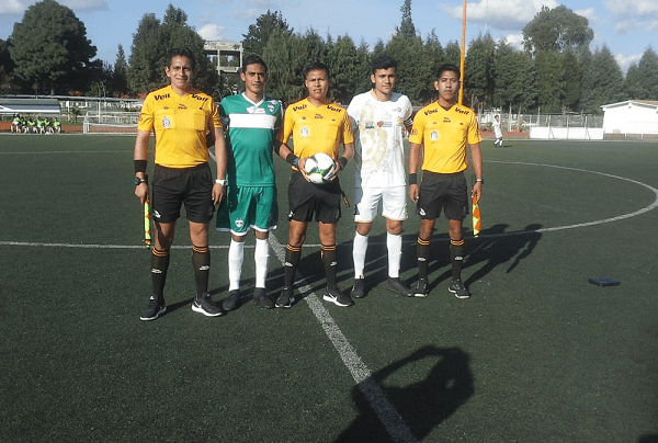 Desde el silbatazo inicial los morelenses se hicieron dueños del balón sin dejar que el rival lograra crecer en la cancha; apenas eran en los primeros cuatro minutos de juego y lograron el gol de la quiniela en los botines de Sebastián Suazo, quien en las últimas jornadas ha mostrado regularidad en la cancha, siendo una pieza importante en el plantel
