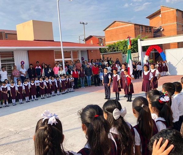 Fueron edificadas seis aulas, área directiva con sanitario y 250 metros lineales de barda perimetral, así como el acceso al plantel educativo. En total se construyó una superficie cercana a los 800 metros cuadrados