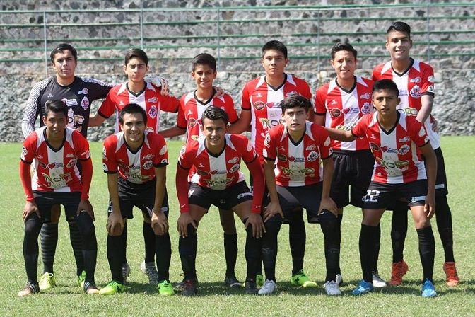 Los Lobos BUAP siguen mostrando que en casa suelen ser un rival bastante complicado para los visitantes, y ante la oncena rojiblanca no fue la excepción, ya que bajaron la cortina sin mayores espacios a los rivales de que pudieran desplegar su buen futbol en la cancha, siendo ello una cerrada pelea en el medio campo por obtener el control del partido, fue una competencia reñida en los 90 minutos de juego, y para ambas partes la igualada fue más que justa, aunque los de casa se quedaron el punto adicional