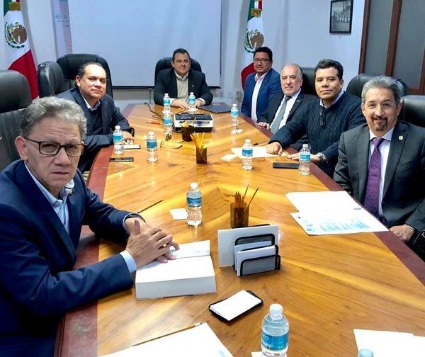 Mediante un comunicado de prensa, y sin precisar la fecha para la firma del convenio en mención, indicó que "debido a los trámites administrativos, dichos recursos serán transferidos en el transcurso de la siguiente semana. Tan pronto como se radiquen en al Tesorería de la Universidad se procederá a los pagos correspondientes", apuntó el rector Urquiza Beltrán