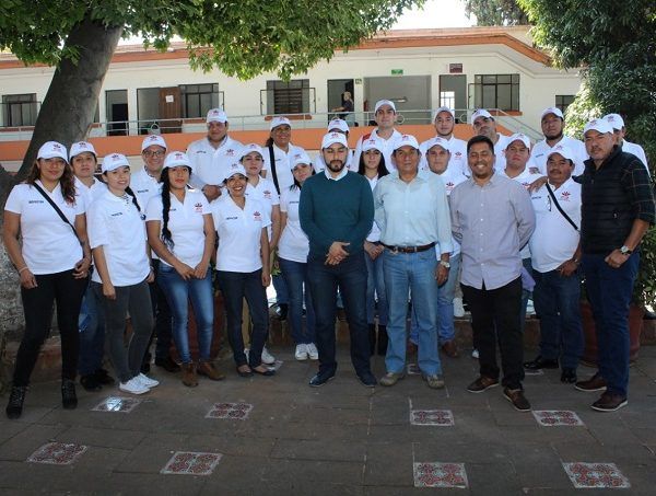 Con la consigna de “cero corrupción” y la obligación de trabajar de manera honesta en la aplicación de los reglamentos municipales, el Secretario del Ayuntamiento, Erick Santiago Romero Benítez, presentó a los nuevos inspectores municipales