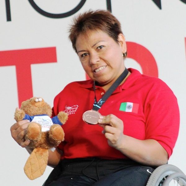 Cabe resaltar que Valle Benítez en la actualidad defiende los colores del estado de Querétaro, sin embargo, por México da lo mejor de su calidad dentro de la piscina como ha sido en toda su trayectoria deportiva