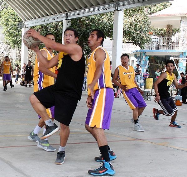 La cita será a partir de las 10:00 horas en la cancha de Los Pinos en Jiutepec en la pelea por el tercer lugar de la categoría de segunda fuerza, donde que el quinteto de Raptors enfrentará a su similar de La Morelos, una lucha bastante equilibrada en la que estos dos equipos se quedaron en la orilla en los juegos de semifinales, pero que tienen la calidad suficiente para seguir peleando por los primeros lugares, y será una lucha atractiva entre estos dos conjuntos