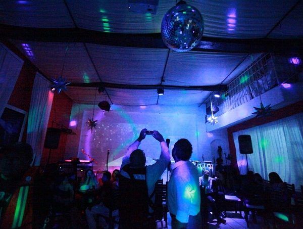 Informó que el Ayuntamiento de Cuernavaca activó un programa de supervisión a restaurantes, bares y centro nocturnos, que concluyó con la reciente clausura de varios negocios por violentar los reglamentos municipales