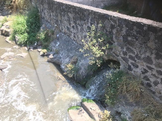 Con base a información de la Dirección de Operación del SCAPSJ, las 22 colonias de la demarcación que tienen influencia en el cauce del Río Aplataco son: Morelos, Porvenir, Ampliación Bugambilias, Tlahuapan, Constitución, Los Pinos, La Campestre, Centro, Las Moras, Agua Fría, La Esmeralda, El Campanario, Francisco Villa, Maravillas de Axexentla, Calera Chica, Ampliación Poniente, Joya del Agua, Villa Santiago, Lomas de Jiutepec, Tepac, Xel-Ha y Atlacomulco