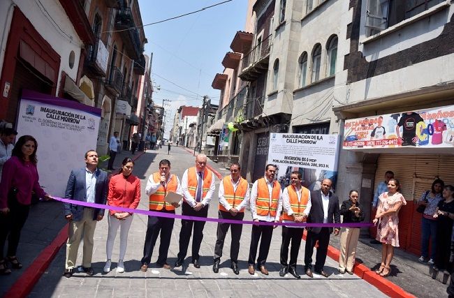 Los trabajos tuvieron un costo de 14.9 millones de pesos, en beneficio de 380 mil 953 habitantes y consistieron la pavimentación con concreto hidráulico estampado, banquetas, sustitución de la red de agua potable y alcantarillado, preparación para la instalación subterránea de media y baja tensión, y pintura en cruce de calles