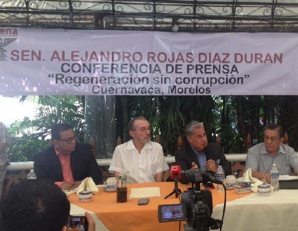 En conferencia de prensa y acompañado por el senador suplente Alejandro Rojas Díaz, quien busca la dirigencia del Movimiento de Regeneración Nacional, el empresario automotriz advirtió que los militantes de MORENA no van a permitir que continúe el apoderamiento del partido ni que continúe la actual dirigencia ilegítima y corrupta, que encabeza Gerardo Albarrán, cuya actuación obedece a atender los intereses de su jefe político, Rabindratha Salazar, y teniendo como operadores a Miguel Lucía Espejo y al senador Radamés Salazar
