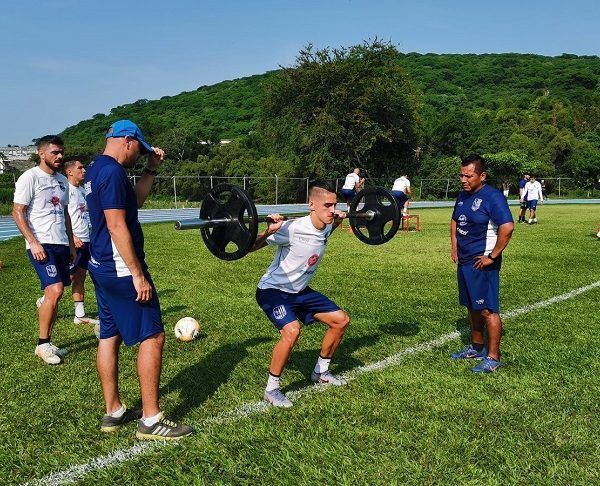 Así, el club azucarero reanudó sesiones de entrenamiento en la cancha de la Unidad Deportiva “Mariano Matamoros”, en Xochitepec, Morelos