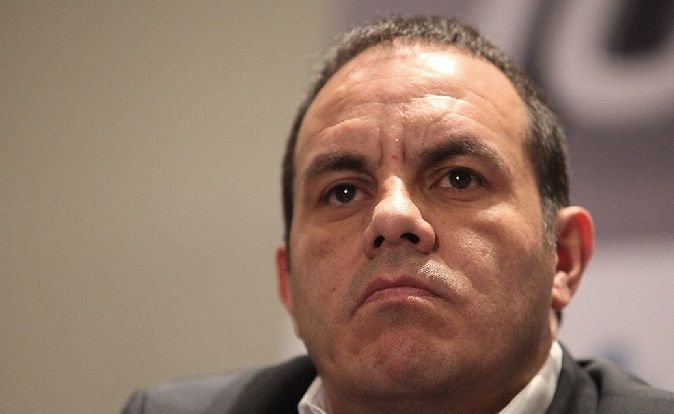 “I. Cualquier violación a la Constitución Política del Estado, cuando cause daños o perjuicios graves o motive algún trastorno en el funcionamiento normal de las instituciones; II. Afectar la soberanía del Estado; III. Atacar las instituciones democráticas; IV. La usurpación de atribuciones; V. La violación grave a las garantías de los gobernados; VI. El abandono o desatención injustificada de las funciones que se le han encomendado; VII. Las violaciones graves a los planes, programas y presupuestos de la administración pública estatal o municipal; VIII. Incurrir en responsabilidad declarada por el Senado de la República en términos de lo que dispone la Constitución Política de los Estados Unidos Mexicanos.”