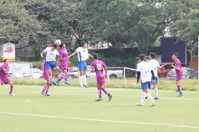 Los Pumas F.C. son quienes están en la cima con una marca perfecta con cuatro triunfos consecutivos, con una cosecha de 19 goles a favor por sólo en cuatro en su contra, para una ganancia de 12 puntos; le sigue en el subliderato, pero bastante lejos, es el conjunto de la Ruta 4, que tiene una marca de dos victorias y una derrota para sumar 6 puntos, ha logrado 10 goles para su causa y recibido seis; en el tercer casillero el combinado de Notaria 5 y 12, que lleva en su haber dos triunfos a cambio de dos tropiezos con marca de siete goles a favor por 7 en contra, para estar con seis guarismos