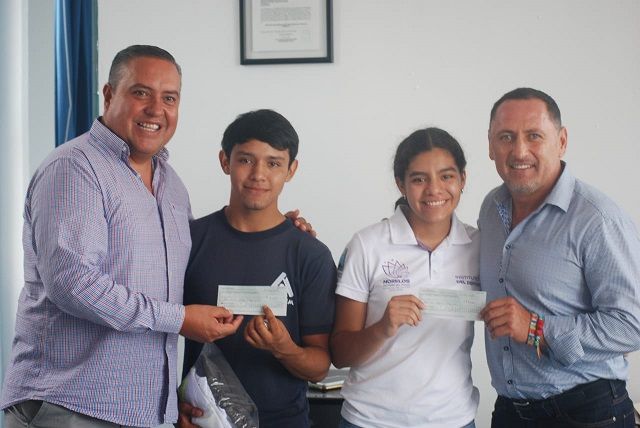 “La Olimpiada Nacional y Nacional Juvenil es la justa que tiene más proyección para los deportistas, y se comprobó en el caso de los únicos dos medallistas de oro en la disciplina de boxeo que tuvo la selección morelense, al ser invitados por su respectiva federación a esta competencia que se efectuará del 23 al 29 de junio en el país sudamericano”, señaló el director del organismo, Osiris Pasos Herrera