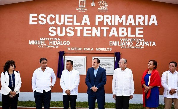 Ante la presencia de alumnos, personal docente y padres de familia, el gobernador sostuvo que la formación académica de las niñas, niños y jóvenes "es lo más importante" para el desarrollo del estado, debido a que en las aulas se forman quienes en adelante forjarán el camino para continuar adelante