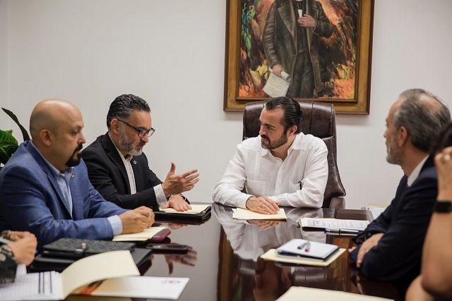 Pablo Ojeda manifestó el interés que se tiene para que, de la mano de los empresarios, el estado tenga un rumbo claro, para impulsar su desarrollo económico, social y turístico. Reiteró que las puertas de la Secretaría de Gobierno siempre estarán abiertas, para que a través del diálogo se encuentre la mejor solución a favor de Morelos y su gente