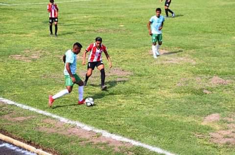 El duelo que se efectuó en la cancha de la Unidad Deportiva de San Carlos, de Yautepec, donde hubo una buena entrada para este clásico morelense; el apoyo fue dividido en las gradas de este inmueble, pero con una ligera ventaja para los locales, que se sintieron bien arropados en esta su nueva casa