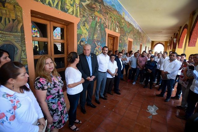 Al reunirse con cada presidente municipal, cabildos y comunidad, Sanz Rivera expresó el interés para seguir trabajando coordinadamente en los tres niveles de gobierno, con la finalidad de recuperar la paz y seguridad que la ciudadanía anhela tener