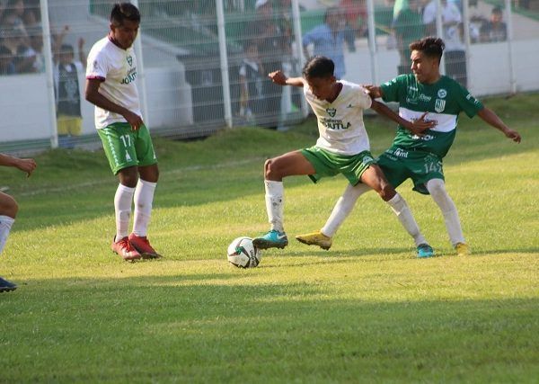 Los Cañeros llegan luego de la victoria que sumaron el pasado fin de semana tras llevarse el clásico sureño ante el once del Club Atlético Zacatepec, con final en los cartones de 3-1, mientras que la oncena Camotera en calidad de visitante doblegó de forma contundente al conjunto de las Iguanas F.C., con final de 3-0 en la cancha de la Unidad Deportiva Zihuatanejo