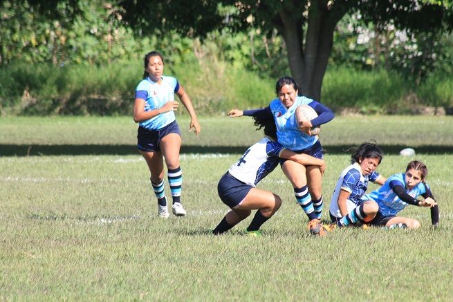 Las universitarias se mostraron contundentes desde el arranque de las hostilidades, que dominaron, fueron serias y no demeritaron al rival; todo el juego hicieron su estrategia sin dar concesiones ante las anfitrionas, que están bajo el mando de su entrenador José Abraham Castro