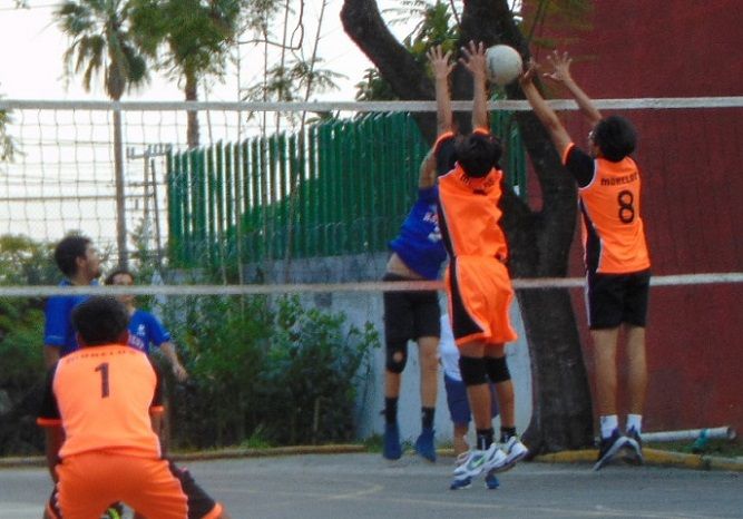 En la Categoría Preparatoria varonil la escuadra de La Salle enfrentará al CUAM, duelo que seguramente será muy reñido, a los de La Salle, que todavía no conocen la derrota, y los del CUAM buscarán regresar a la senda del triunfo después de haber caído la semana pasada