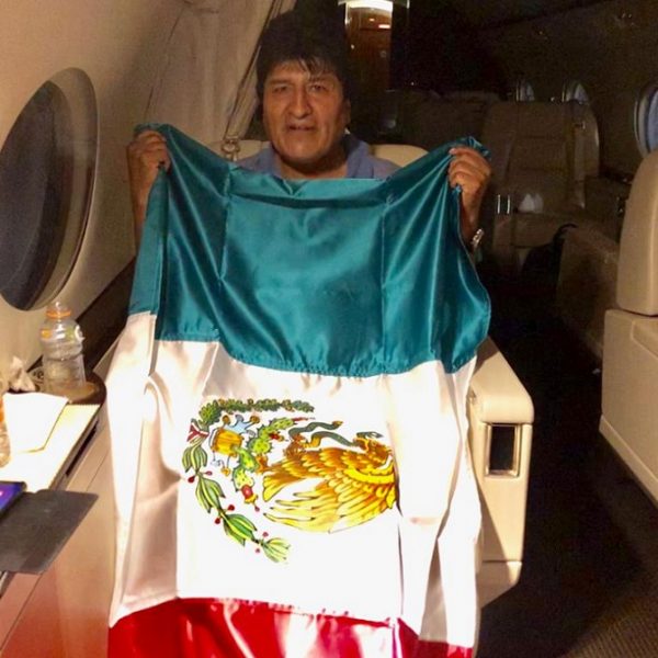 El Grupo Parlamentario del Partido del Trabajo (GPPT) celebra que el gobierno mexicano conceda asilo político a Juan Evo Morales Ayma, pues nuestra nación, fiel a su historia, se caracteriza por defender los derechos humanos, así como por enarbolar el respeto a la vida, la libertad y la integridad de las personas