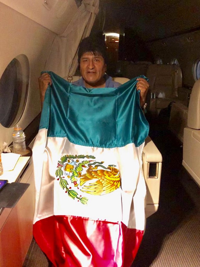 El Grupo Parlamentario del Partido del Trabajo (GPPT) celebra que el gobierno mexicano conceda asilo político a Juan Evo Morales Ayma, pues nuestra nación, fiel a su historia, se caracteriza por defender los derechos humanos, así como por enarbolar el respeto a la vida, la libertad y la integridad de las personas