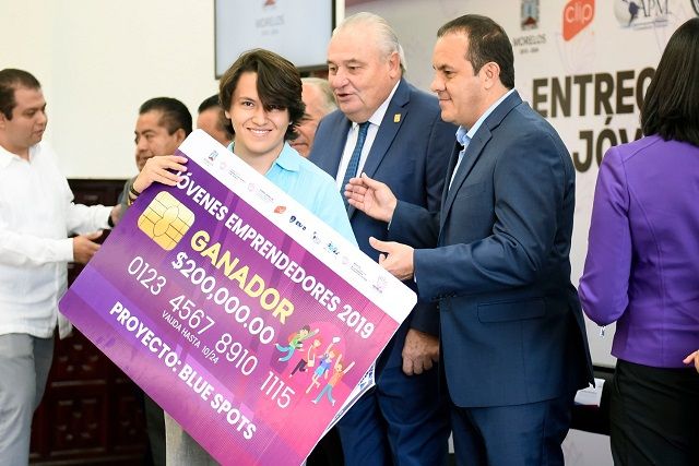 al encabezar la Entrega de Premios de la Primera Convocatoria Jóvenes Emprendedores 2019, emitida a través del Fondo Morelos, el cual está adscrito a la Secretaría de Desarrollo Económico y del Trabajo