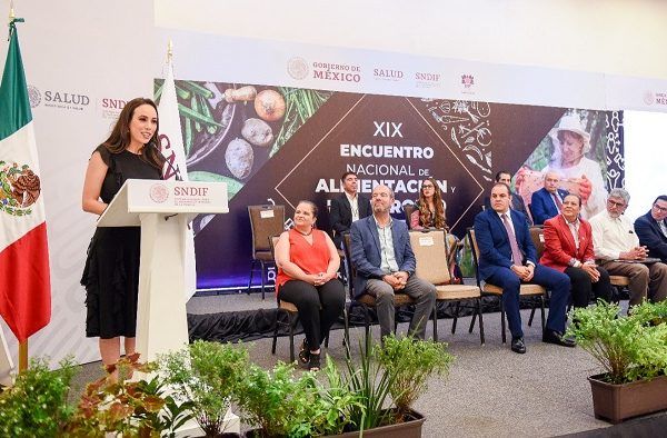 Natália Rezende dio la bienvenida a la titular del Sistema DIF Nacional, María del Rocío García Pérez, a los representantes de los DIF estatales y municipales y a la Organización de las Naciones Unidas para la Alimentación y la Agricultura (FAO), que se dieron cita en esta actividad